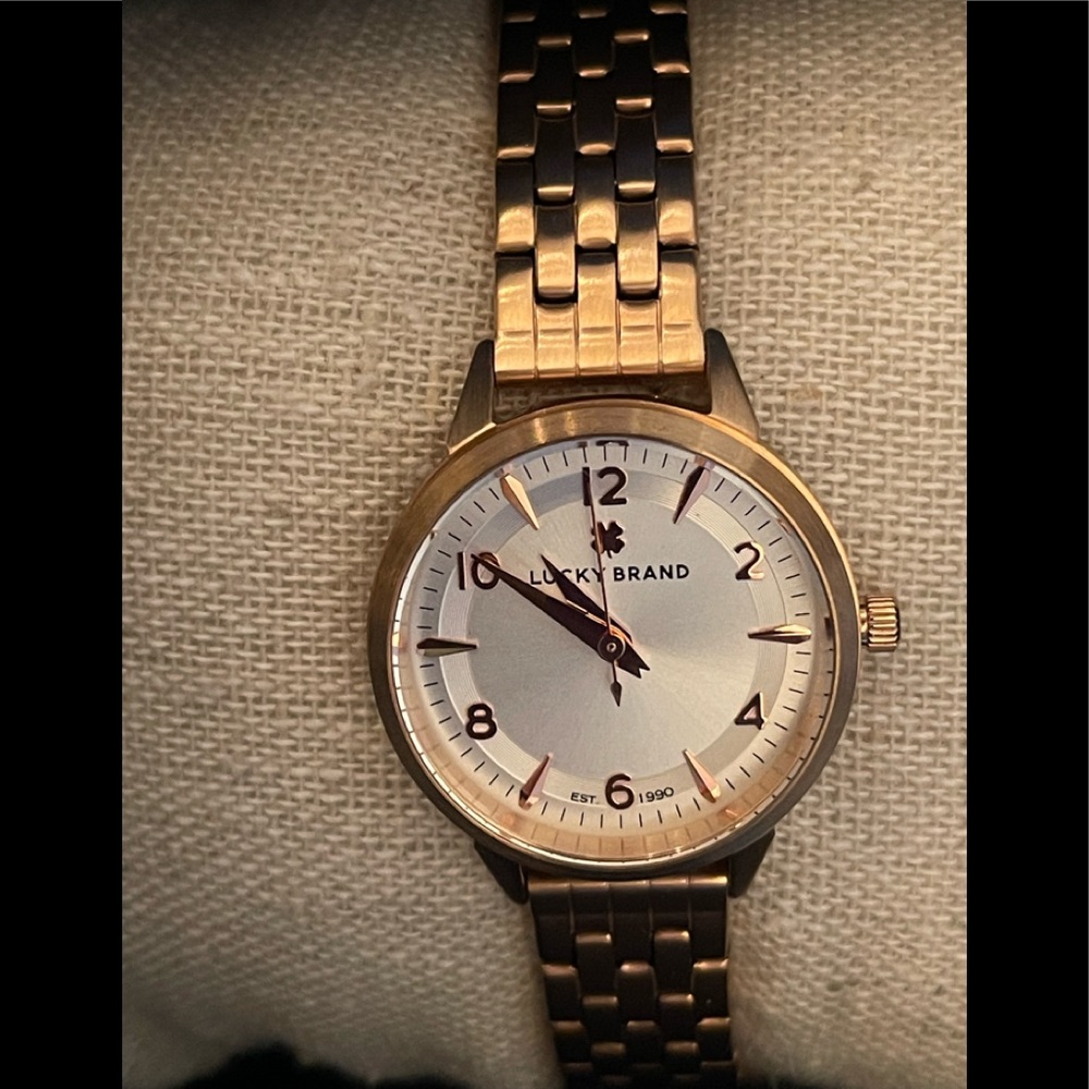 Ladies Stainless Steel in Rose Gold with Pearl/White Face - NWT